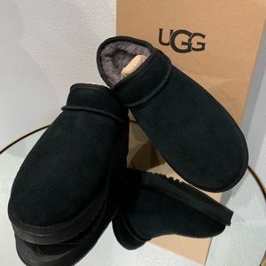 UGG Classic Slippers ❤️